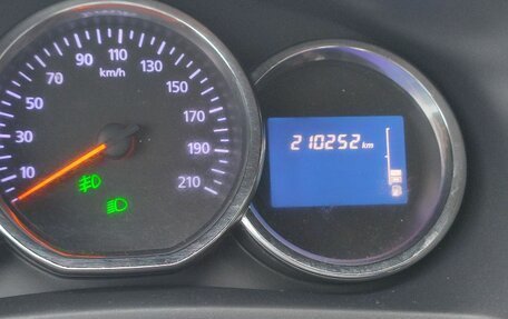 Renault Logan II, 2016 год, 630 000 рублей, 8 фотография