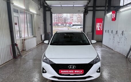 Hyundai Solaris II рестайлинг, 2021 год, 1 500 000 рублей, 2 фотография