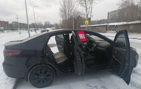 KIA Rio III рестайлинг, 2013 год, 950 000 рублей, 20 фотография