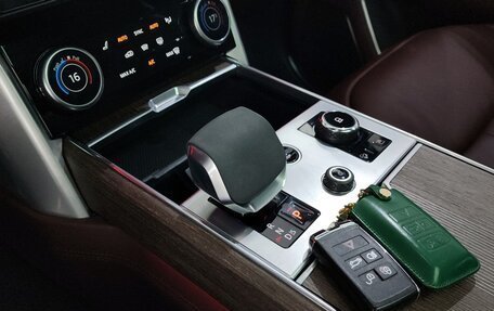 Land Rover Range Rover IV рестайлинг, 2022 год, 11 250 000 рублей, 10 фотография