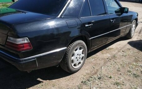 Mercedes-Benz E-Класс, 1994 год, 370 000 рублей, 4 фотография