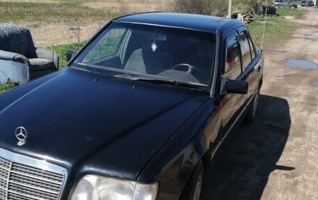 Mercedes-Benz E-Класс, 1994 год, 370 000 рублей, 3 фотография