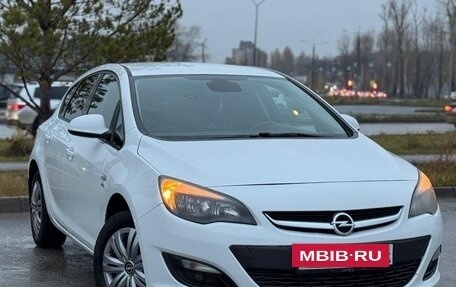 Opel Astra J, 2014 год, 670 000 рублей, 2 фотография