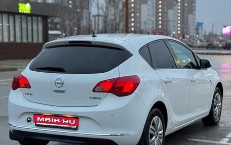 Opel Astra J, 2014 год, 670 000 рублей, 3 фотография
