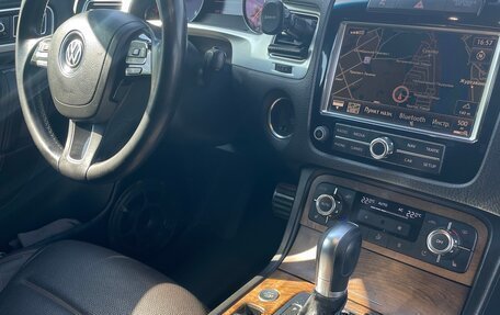 Volkswagen Touareg III, 2010 год, 1 750 000 рублей, 24 фотография