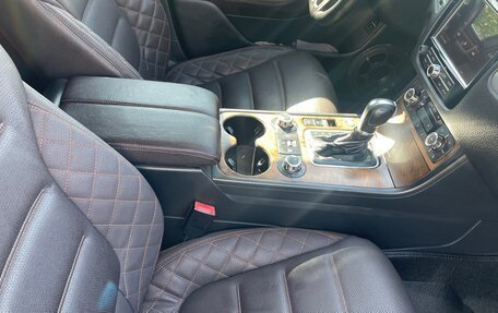 Volkswagen Touareg III, 2010 год, 1 750 000 рублей, 25 фотография