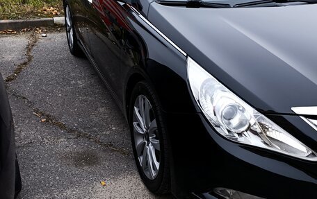 Hyundai Sonata VI, 2011 год, 1 405 000 рублей, 2 фотография