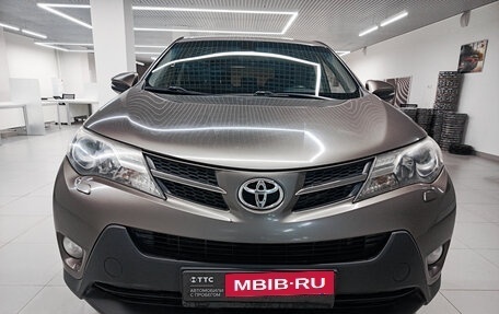 Toyota RAV4, 2014 год, 1 691 000 рублей, 2 фотография