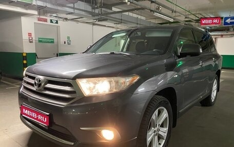 Toyota Highlander III, 2013 год, 1 650 000 рублей, 1 фотография