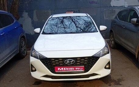 Hyundai Solaris II рестайлинг, 2020 год, 1 000 000 рублей, 1 фотография