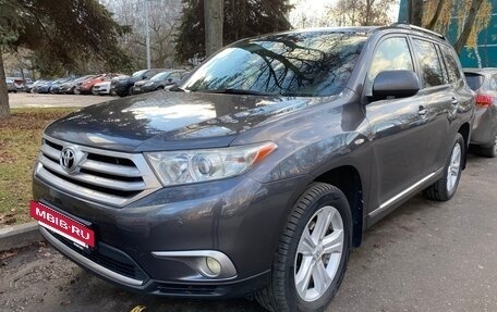 Toyota Highlander III, 2013 год, 1 650 000 рублей, 3 фотография