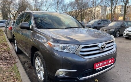 Toyota Highlander III, 2013 год, 1 650 000 рублей, 4 фотография