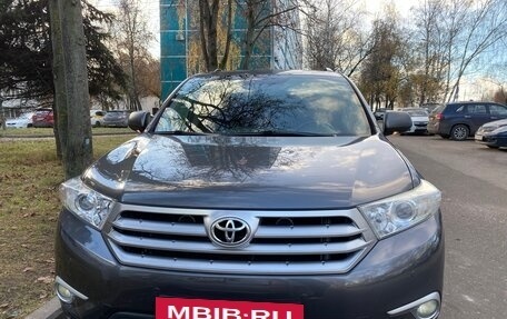 Toyota Highlander III, 2013 год, 1 650 000 рублей, 5 фотография