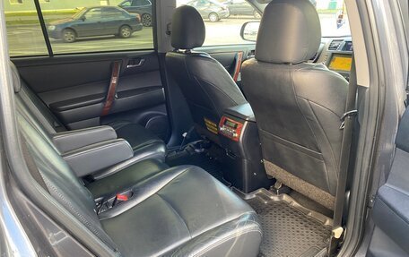 Toyota Highlander III, 2013 год, 1 650 000 рублей, 21 фотография