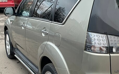 Mitsubishi Outlander III рестайлинг 3, 2008 год, 800 000 рублей, 6 фотография