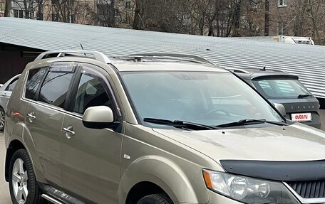 Mitsubishi Outlander III рестайлинг 3, 2008 год, 800 000 рублей, 3 фотография