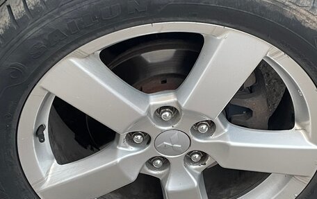 Mitsubishi Outlander III рестайлинг 3, 2008 год, 800 000 рублей, 11 фотография