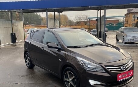 Hyundai Solaris II рестайлинг, 2015 год, 999 000 рублей, 2 фотография