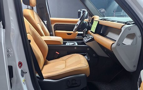 Land Rover Defender II, 2022 год, 7 108 000 рублей, 15 фотография