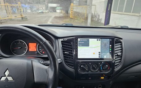 Mitsubishi L200 IV рестайлинг, 2015 год, 2 100 000 рублей, 13 фотография