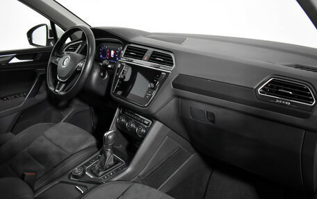 Volkswagen Tiguan II, 2019 год, 2 790 000 рублей, 13 фотография