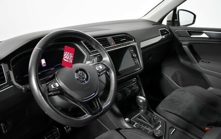 Volkswagen Tiguan II, 2019 год, 2 790 000 рублей, 9 фотография