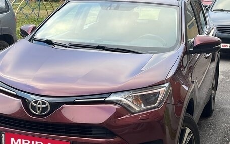 Toyota RAV4, 2016 год, 2 400 000 рублей, 4 фотография