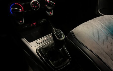 KIA Rio IV, 2018 год, 1 100 000 рублей, 14 фотография