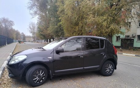 Renault Sandero I, 2013 год, 650 000 рублей, 1 фотография