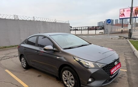 Hyundai Solaris II рестайлинг, 2021 год, 1 580 000 рублей, 3 фотография