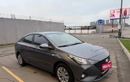 Hyundai Solaris II рестайлинг, 2021 год, 1 580 000 рублей, 4 фотография