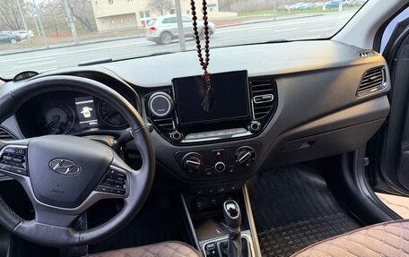 Hyundai Solaris II рестайлинг, 2021 год, 1 580 000 рублей, 8 фотография