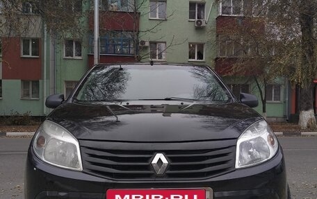 Renault Sandero I, 2013 год, 650 000 рублей, 2 фотография
