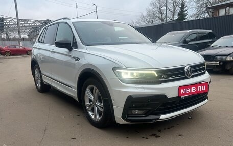 Volkswagen Tiguan II, 2020 год, 2 850 000 рублей, 2 фотография