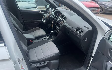 Volkswagen Tiguan II, 2020 год, 2 850 000 рублей, 18 фотография