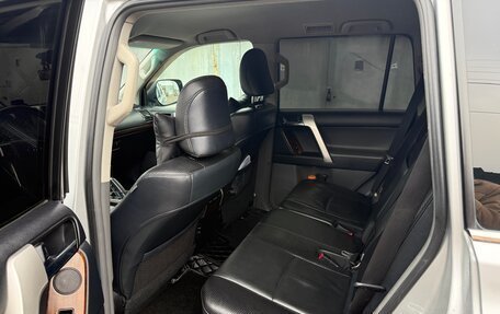 Toyota Land Cruiser Prado 150 рестайлинг 2, 2011 год, 2 790 000 рублей, 12 фотография