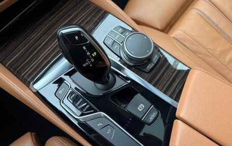 BMW 5 серия, 2019 год, 2 900 000 рублей, 32 фотография