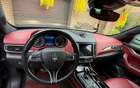 Maserati Levante I, 2017 год, 4 800 000 рублей, 5 фотография