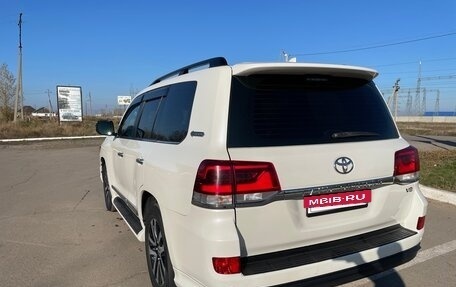 Toyota Land Cruiser 200, 2017 год, 7 600 000 рублей, 4 фотография