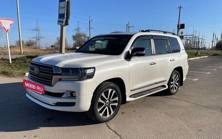 Toyota Land Cruiser 200, 2017 год, 7 600 000 рублей, 2 фотография