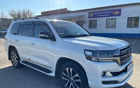 Toyota Land Cruiser 200, 2017 год, 7 600 000 рублей, 6 фотография