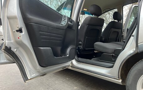 Opel Zafira A рестайлинг, 2003 год, 700 000 рублей, 11 фотография