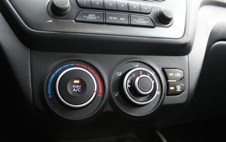 KIA Rio III рестайлинг, 2013 год, 899 000 рублей, 13 фотография