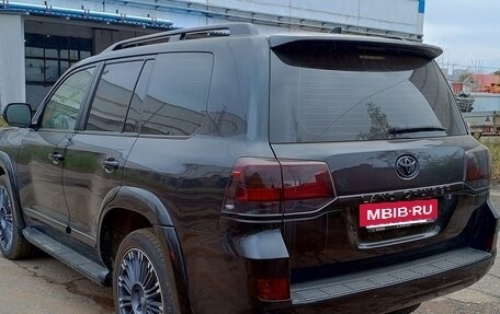 Toyota Land Cruiser 200, 2018 год, 10 000 000 рублей, 3 фотография