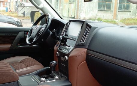 Toyota Land Cruiser 200, 2018 год, 10 000 000 рублей, 7 фотография