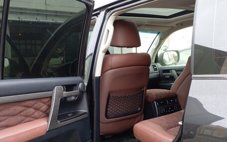 Toyota Land Cruiser 200, 2018 год, 10 000 000 рублей, 12 фотография