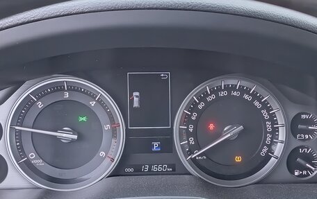 Toyota Land Cruiser 200, 2018 год, 10 000 000 рублей, 13 фотография