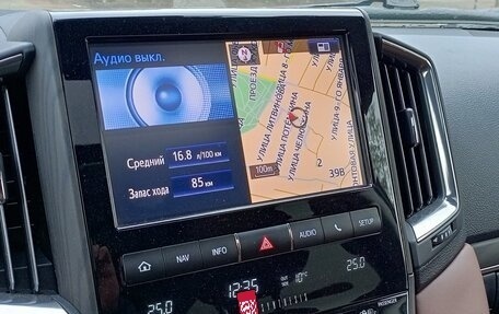 Toyota Land Cruiser 200, 2018 год, 10 000 000 рублей, 16 фотография