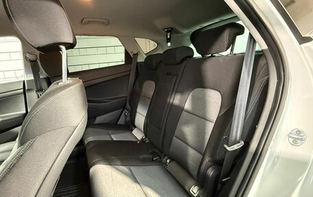 Hyundai Tucson III, 2018 год, 2 300 000 рублей, 21 фотография