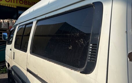 Toyota HiAce H100, 2002 год, 458 000 рублей, 4 фотография